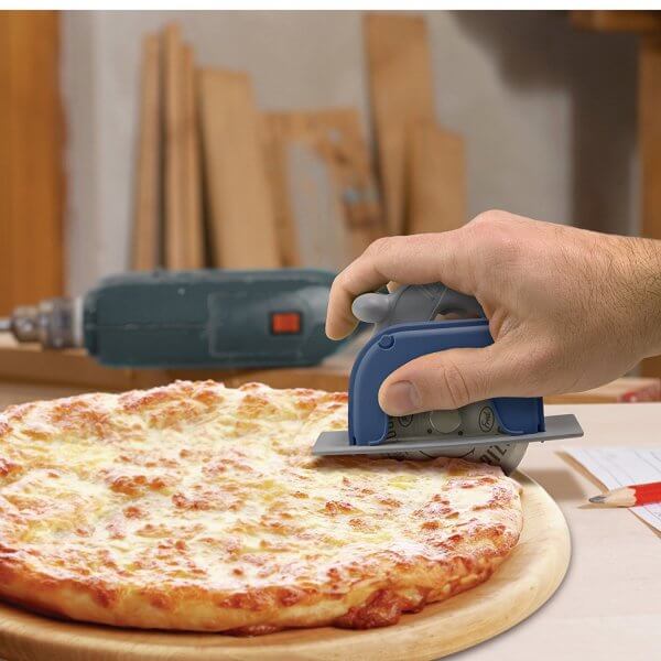 PizzaBoss spezieller Pizzaschneider Pizza besonders schneiden - Männergeschenk