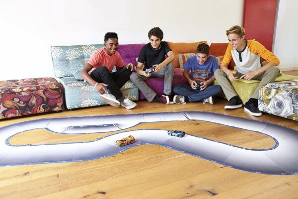 Anki Overdrive VS Carrera Bahn Starterkit Geschenke für Kind gebliebenen Mann kaufen Konkurent Hot Wheels AI 3 Männerspielzeug kaufen – Männerspielzeuge finden – Spielzeug für Männer finden – bestes Männerspielzeug – Männerspielzeug im Vergleich