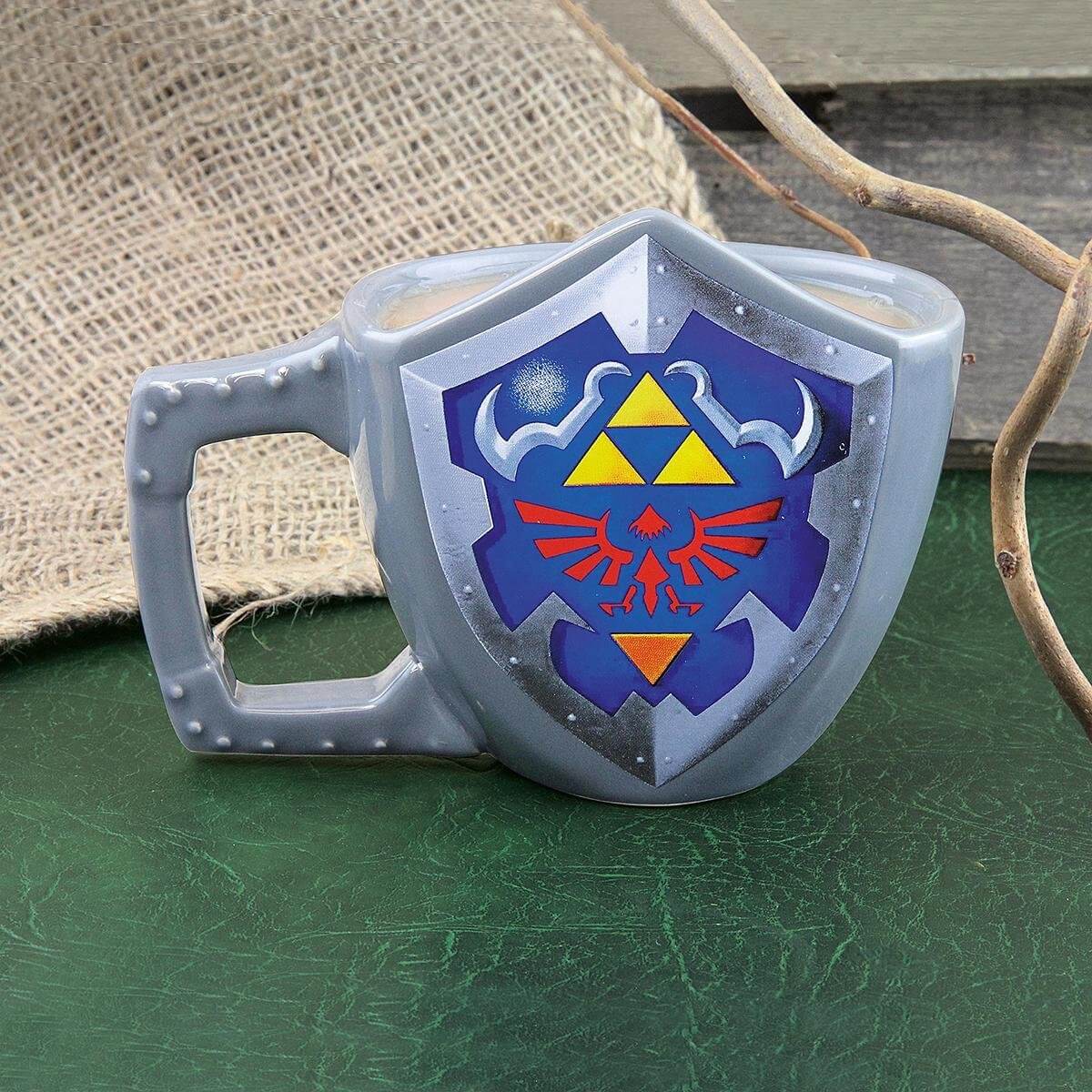 Nerd Geschenke - Die besten Gadgets für Geeks - Legende Zelda Becher Tasse Schield