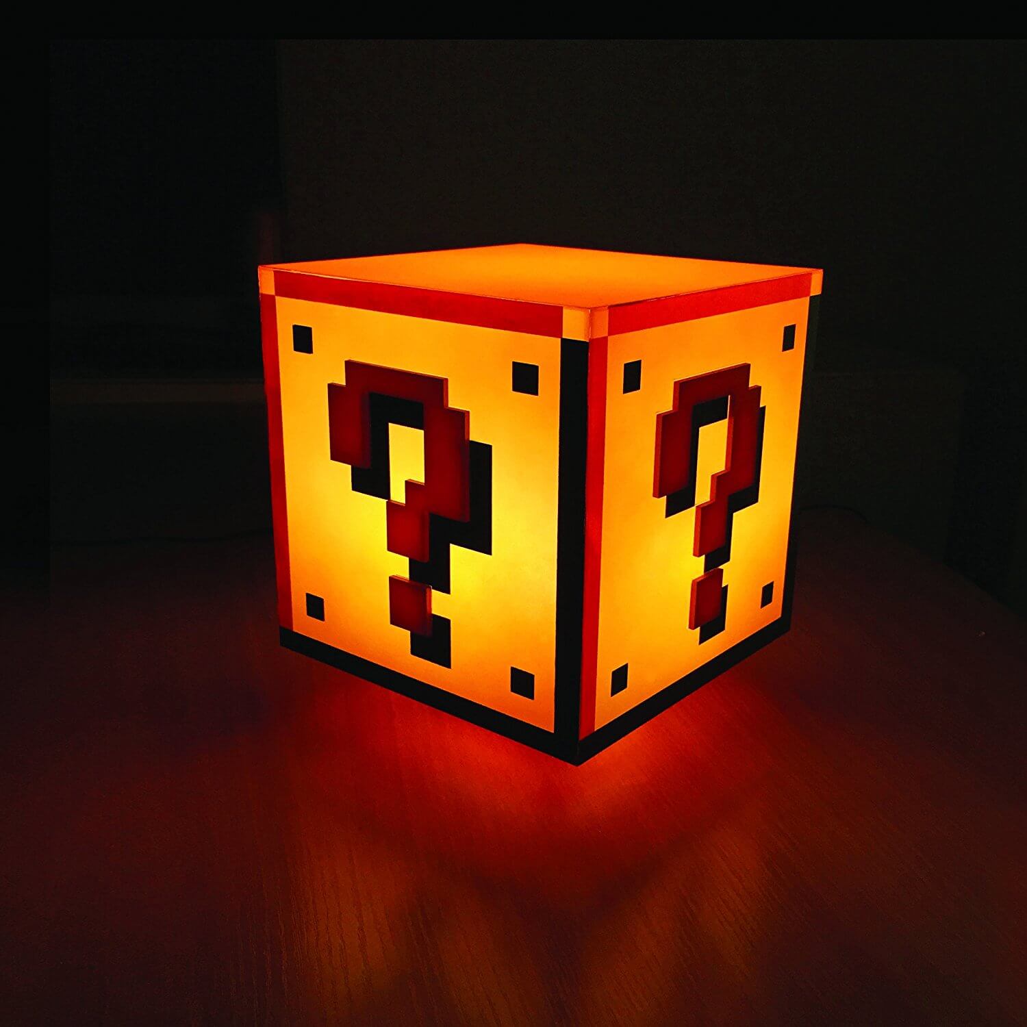 Nerd Geschenke - Die besten Gadgets für Geeks - Super Mario Lampe - Dekoration im Retro Design - Gaming Licht - 90's