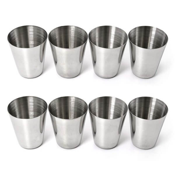 2 8 Stamperle aus Edelstahl Schnapsgläser - Shotgläser im Metal Design - Stahl Shot Becher - Tequila Gläser - Schnaps Becher - Stamperl - Pinneken - Pinnchen - Schott Glas - Gläser Set