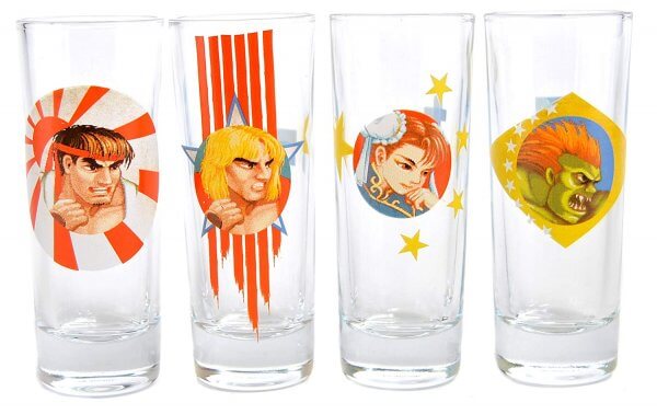 44 4 Street Fighter 2 Schnapsgläser - Capcom Retro Shotgläser - Super Nintendo Schnapsglas Set - Shot Becher - Tequila Gläser - Schnaps Becher - Stamperl - Pinneken - Pinnchen - Schott Glas - Gläser Set