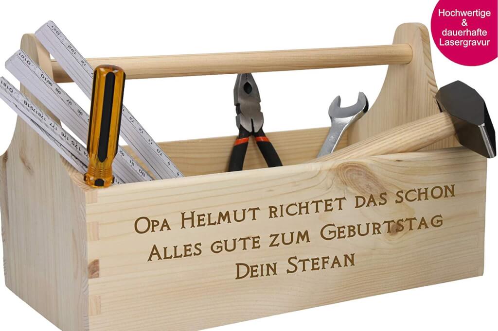 Produktbild einer Geschenkidee Personalisierter Werkzeugkasten - personalisierbarer Werkzeugkasten - Werkzeugbox - Männergeschenk -Geschenkidee für den Mann - gravierte Geschenke - Lasergravur